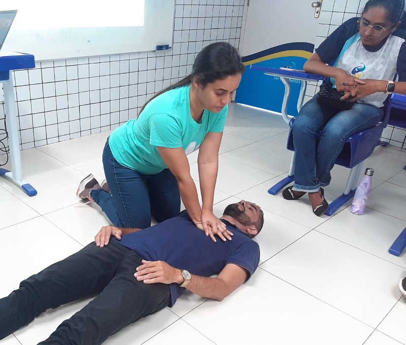 Treinamento com a enfermeira Adrielly Coimbra Treinamento com a enfermeira Adrielly Coimbra