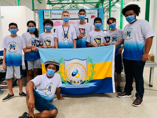 Alunos do 7º ao 9º Ano - Brayan Matheus Farias Soares, Estevão Ventura Bispo Neto, Maria Luiza Silva França, Lucas Vilas Boas de Oliveira, Gabriel Siqueira Rêgo e João Raimundo dos Santos Neto Alunos do 7º ao 9º Ano - Brayan Matheus Farias Soares, Estevão Ventura Bispo Neto, Maria Luiza Silva França, Lucas Vilas Boas de Oliveira, Gabriel Siqueira Rêgo e João Raimundo dos Santos Neto